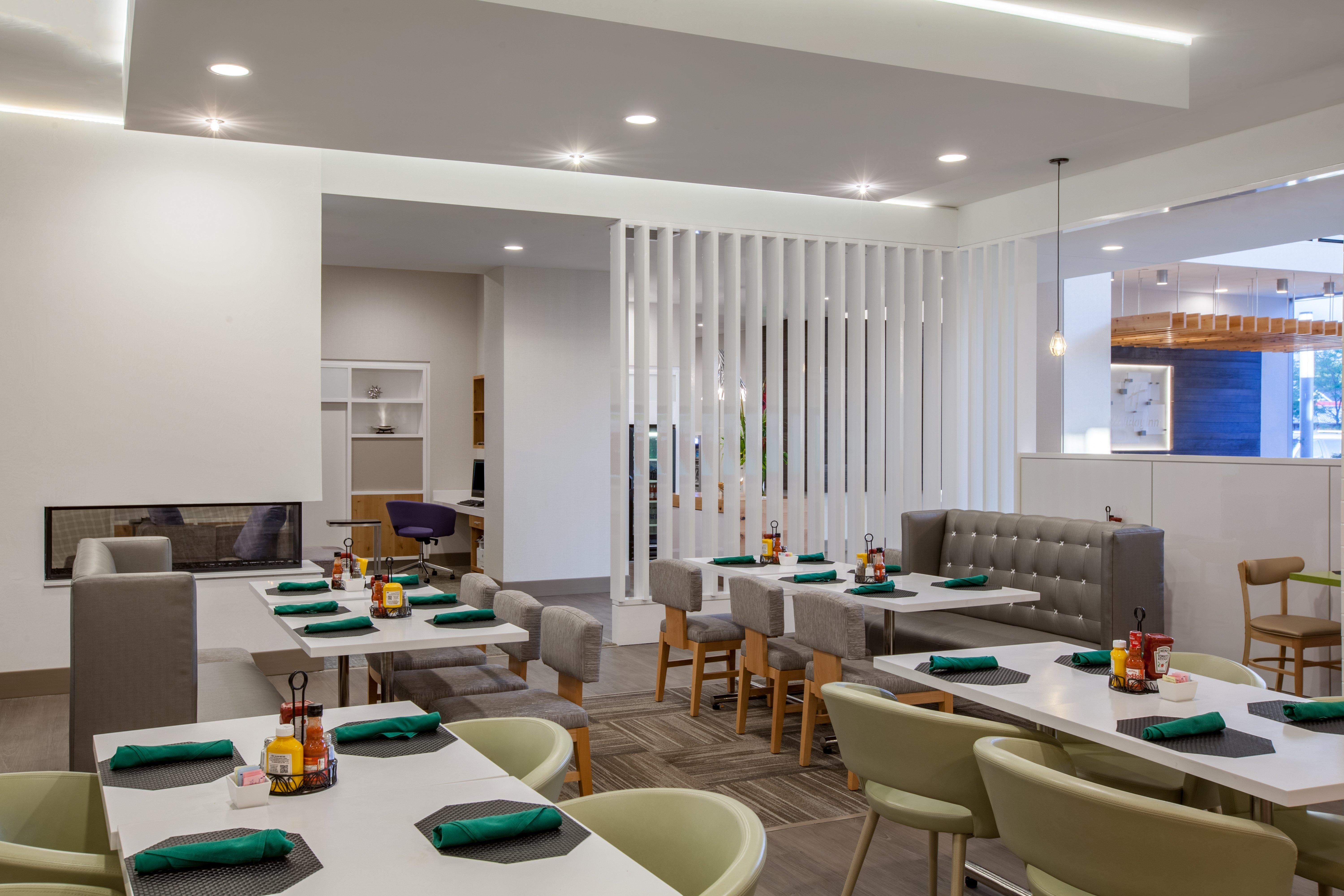 Holiday Inn Cleveland Clinic By Ihg Exterior photo