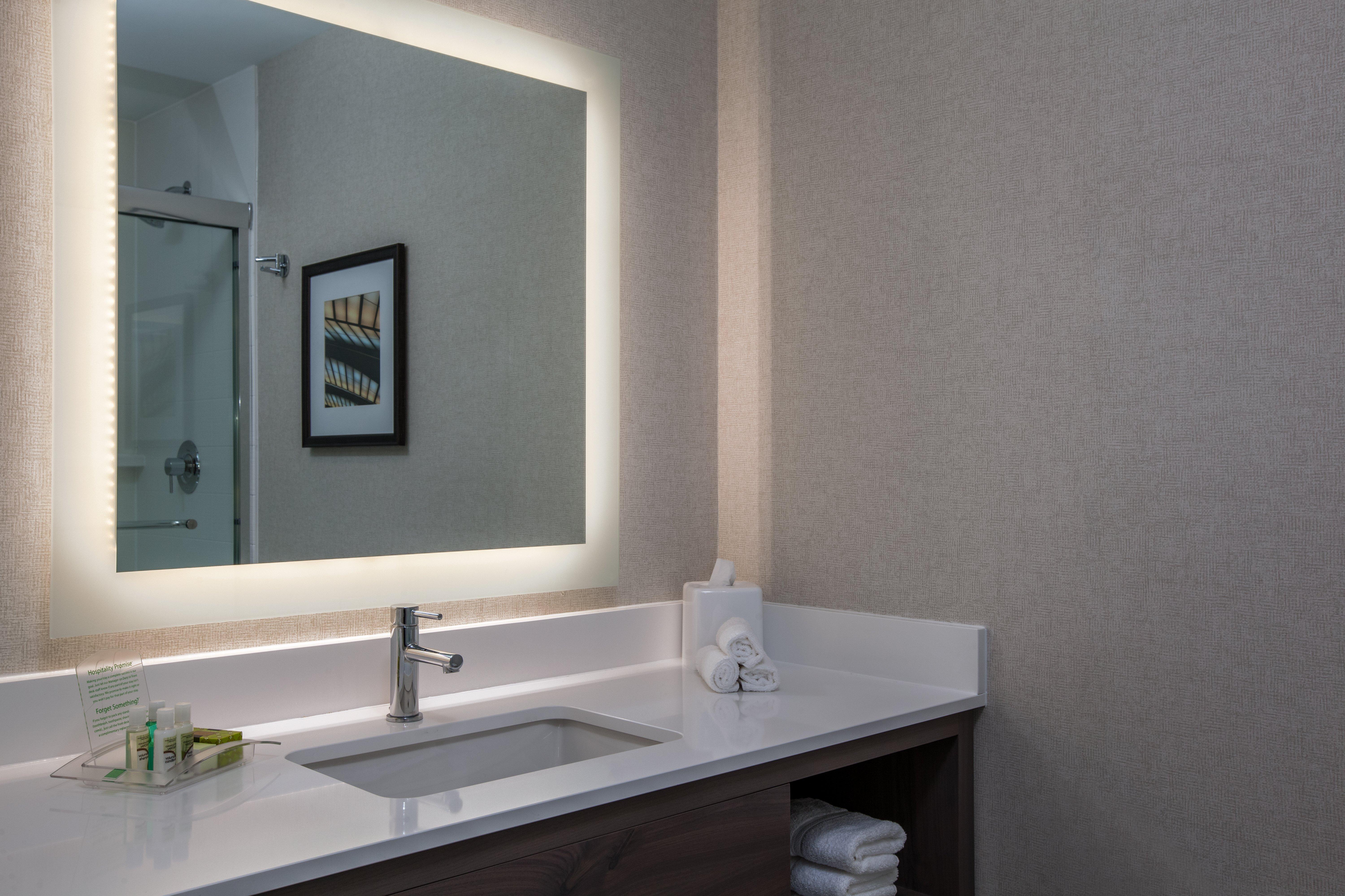 Holiday Inn Cleveland Clinic By Ihg Exterior photo