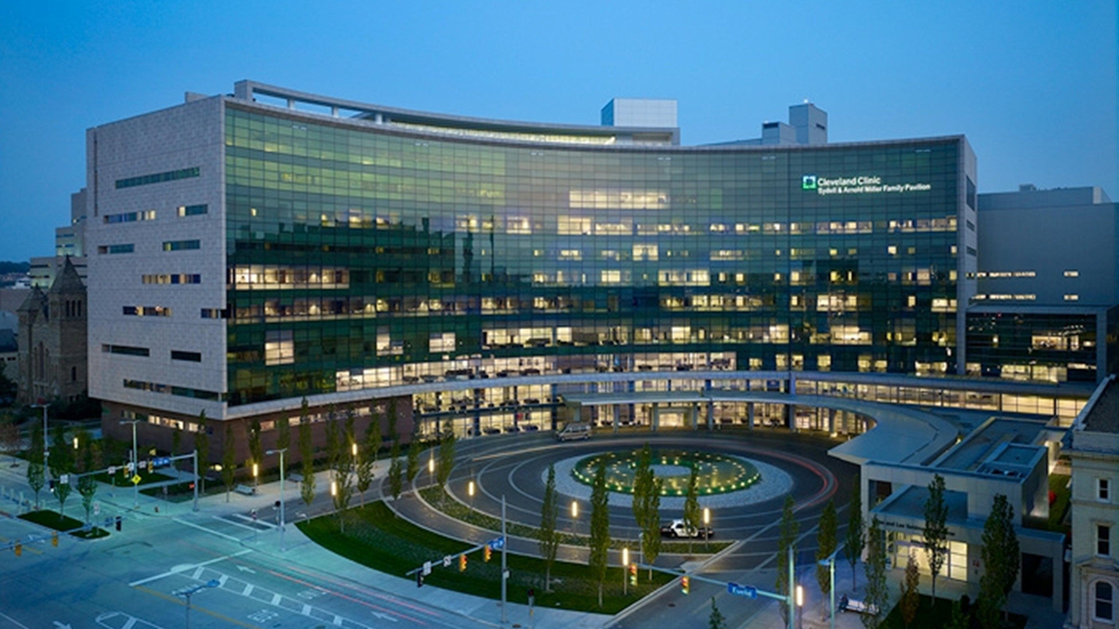 Holiday Inn Cleveland Clinic By Ihg Exterior photo