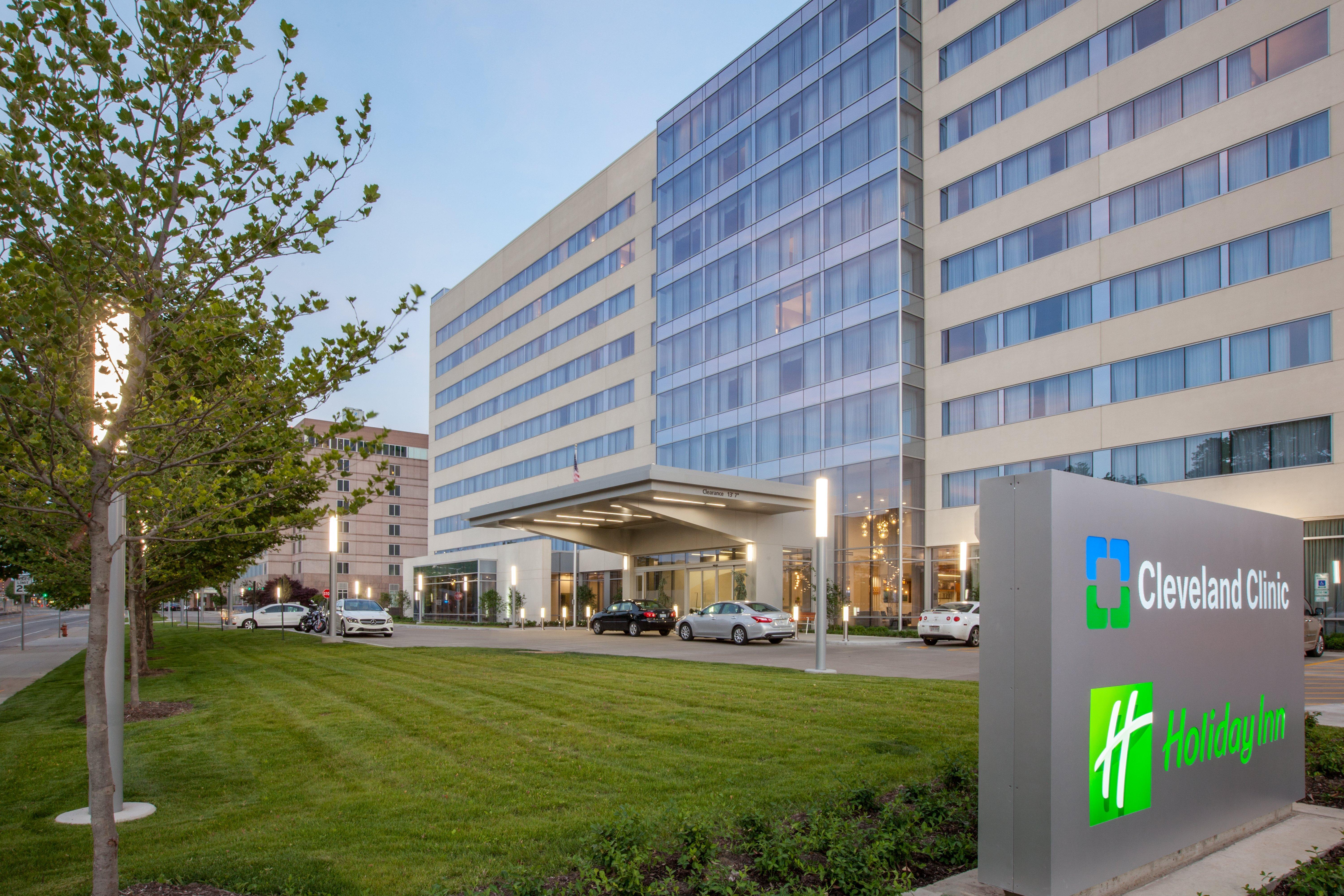 Holiday Inn Cleveland Clinic By Ihg Exterior photo