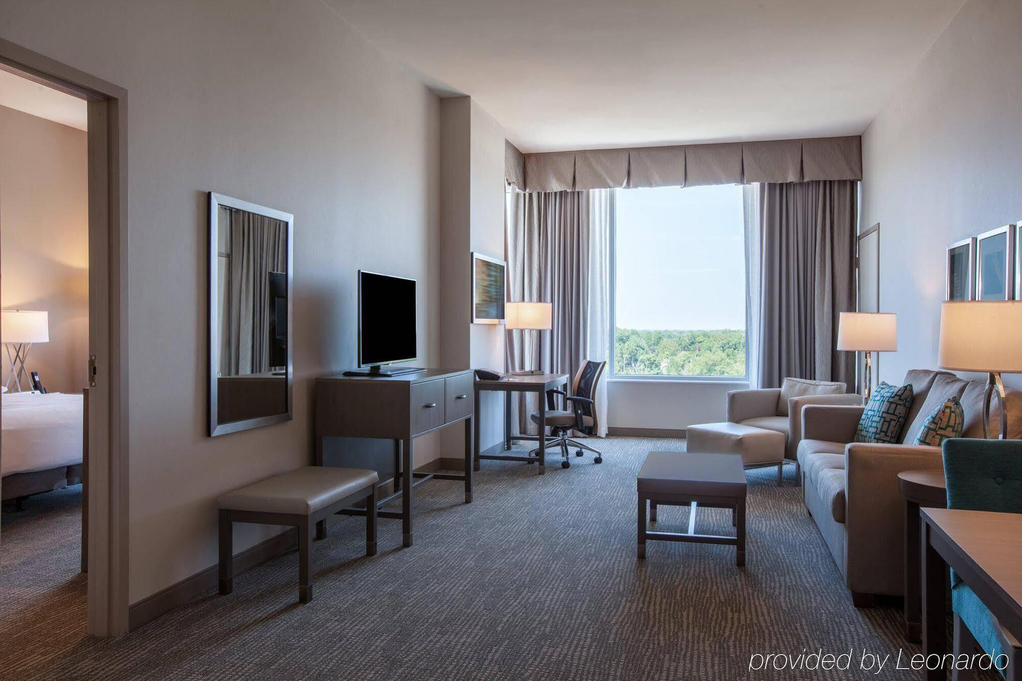 Holiday Inn Cleveland Clinic By Ihg Exterior photo